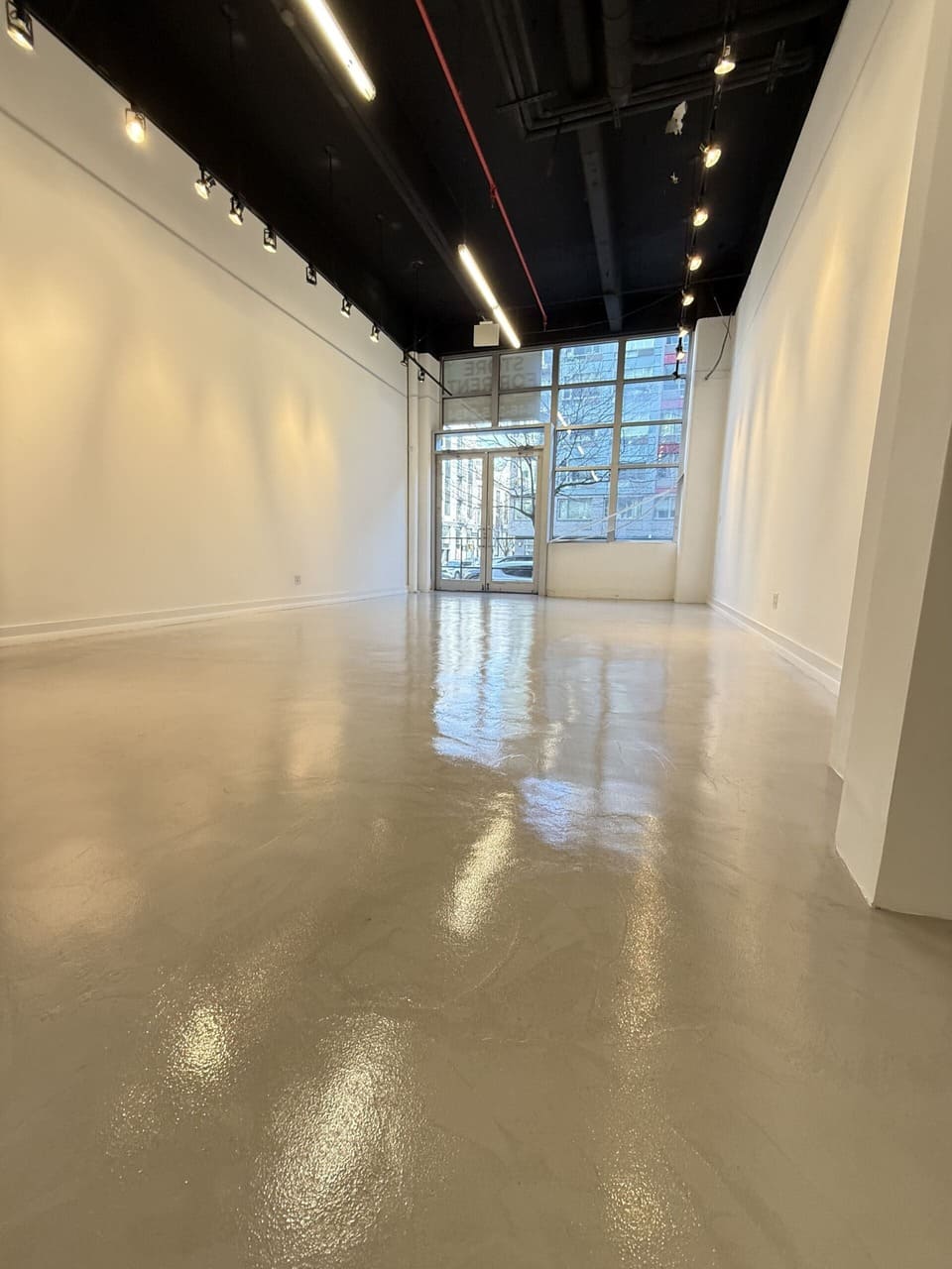 Commercial space - Microcement coating